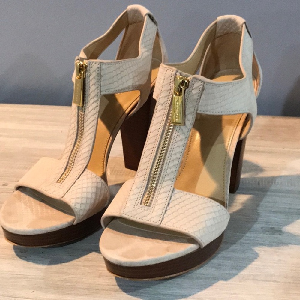 Michael Kors sandal cream textured leather